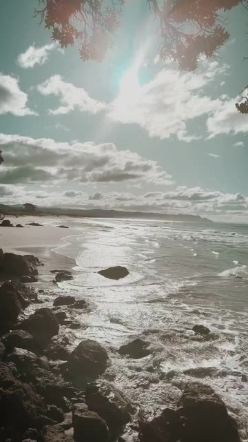 Preview for a Spotlight video that uses the beachy Lens