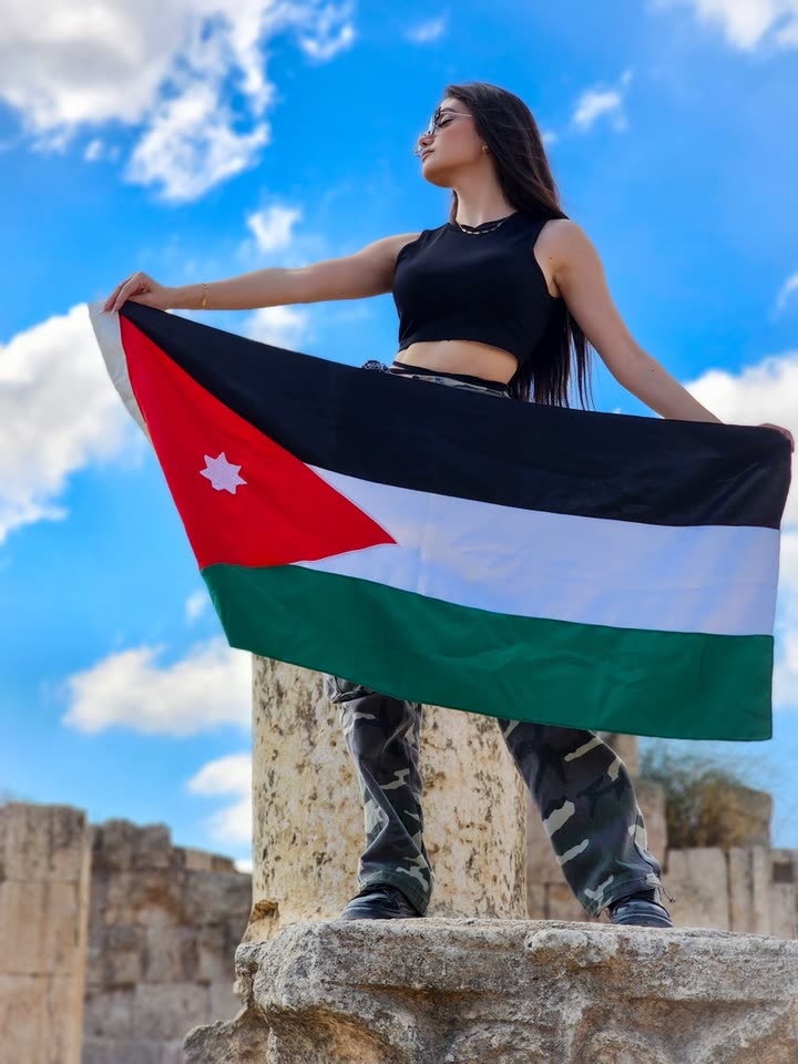 محتوى سناب شات لـ حنين دويك 🇱🇧