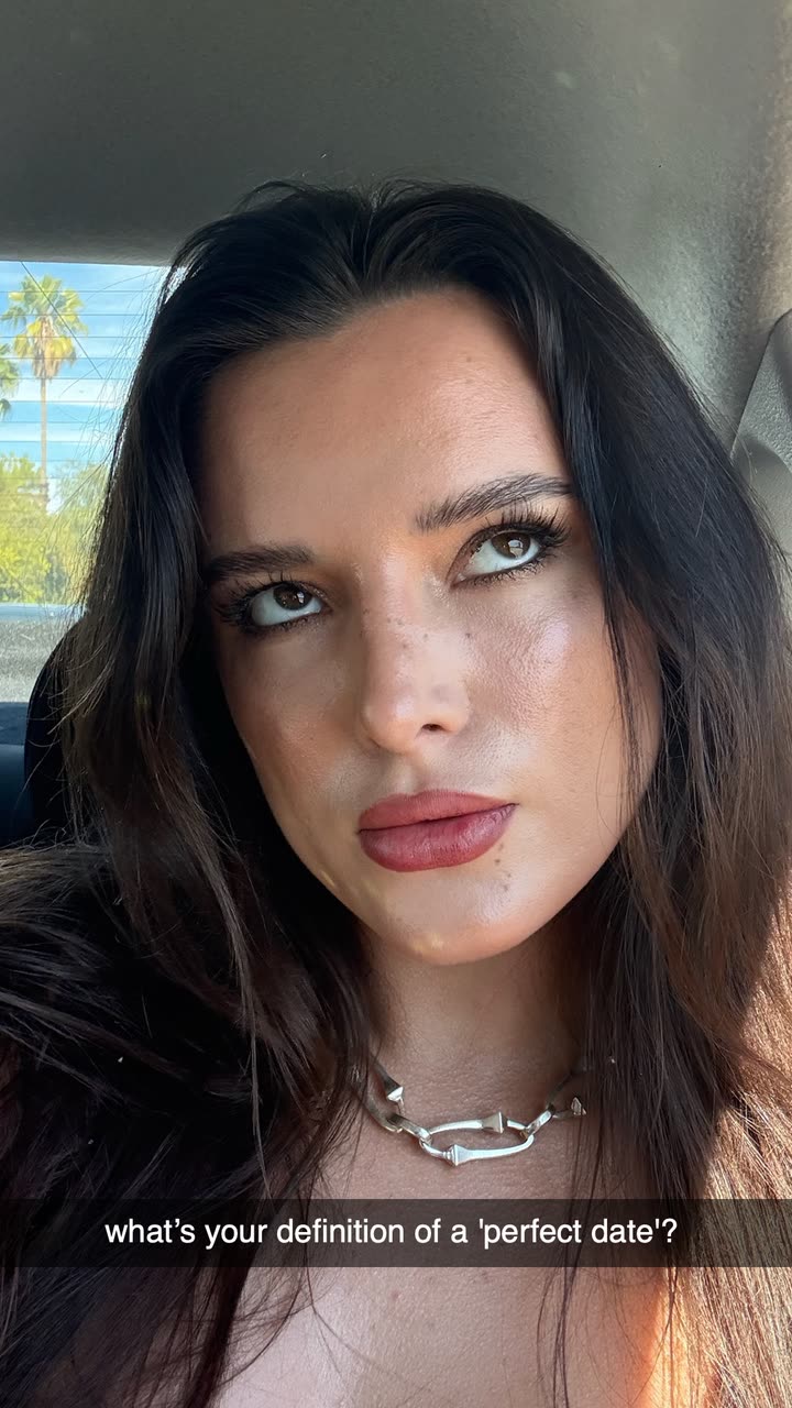 محتوى سناب شات لـ Bella Thorne