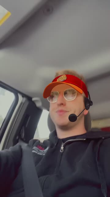 Preview for a Spotlight video that uses the Pet Pizza Worker Lens