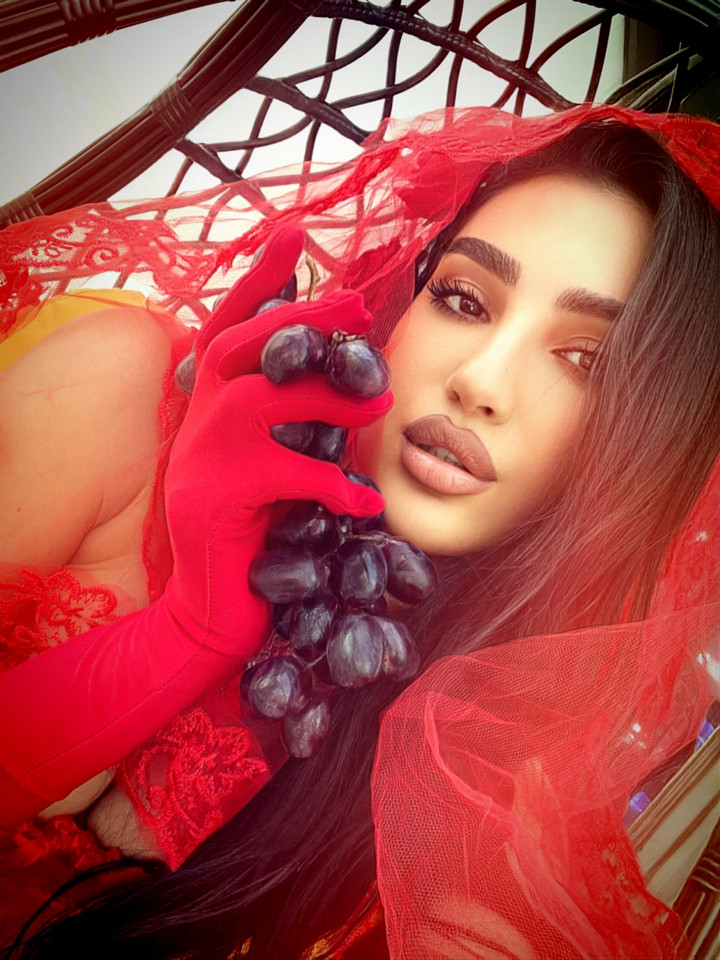 محتوى سناب شات لـ carole atieh