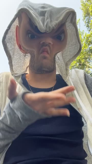 Preview for a Spotlight video that uses the Alien Lens