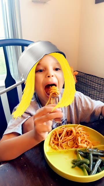 Preview for a Spotlight video that uses the SPAGHETTI Lens