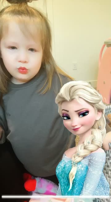 Preview for a Spotlight video that uses the Elsa Cute Cartoon Lens