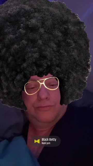 Preview for a Spotlight video that uses the Huge Afro Lens