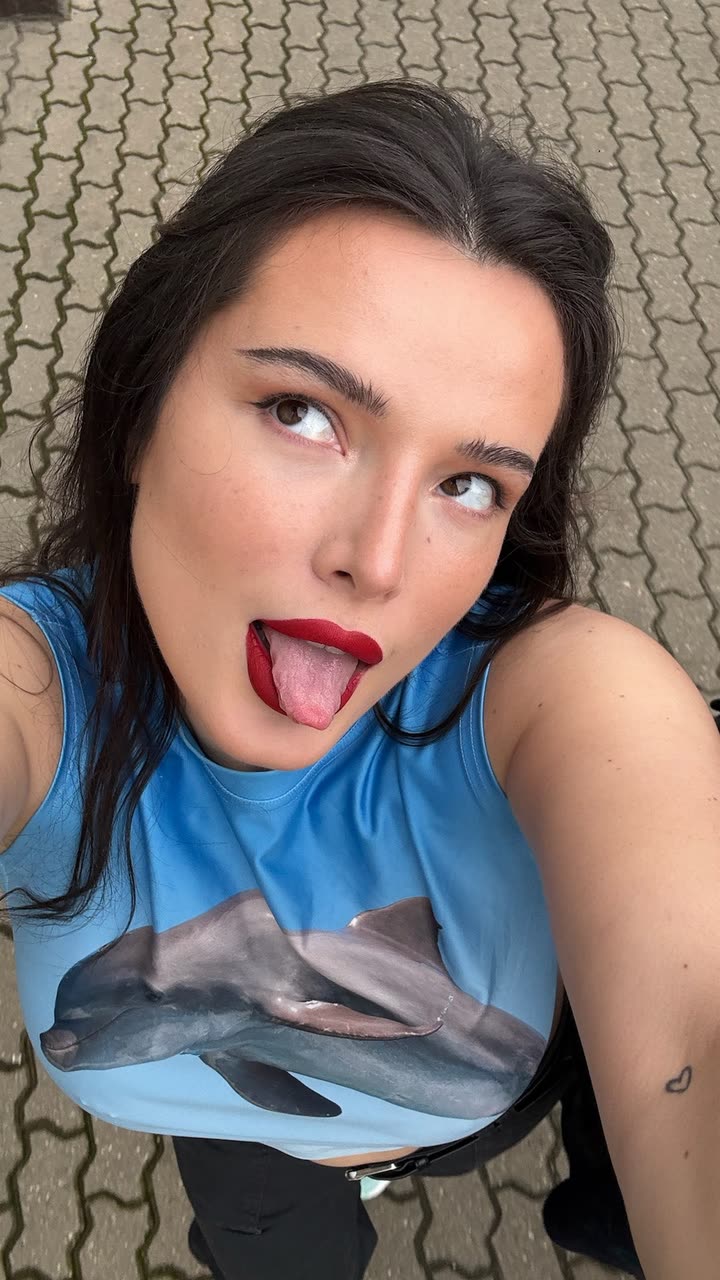 محتوى سناب شات لـ Bella Thorne