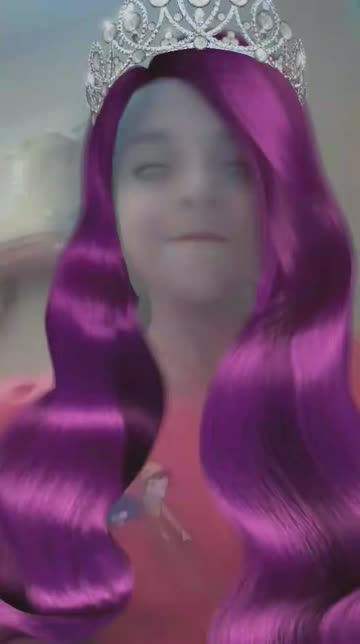 Preview for a Spotlight video that uses the Purple Hairstyle Lens