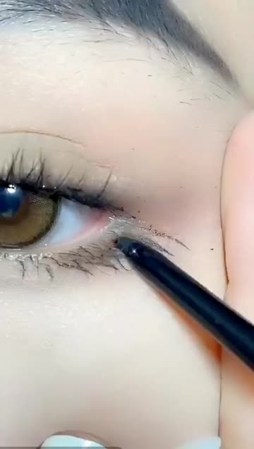 Preview for a Spotlight video that uses the Cartoon Bratz Cute Lens