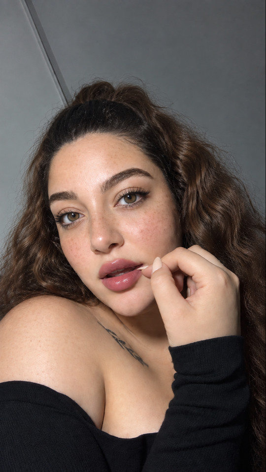 Sella 🦋 Spotlight #fapchati3