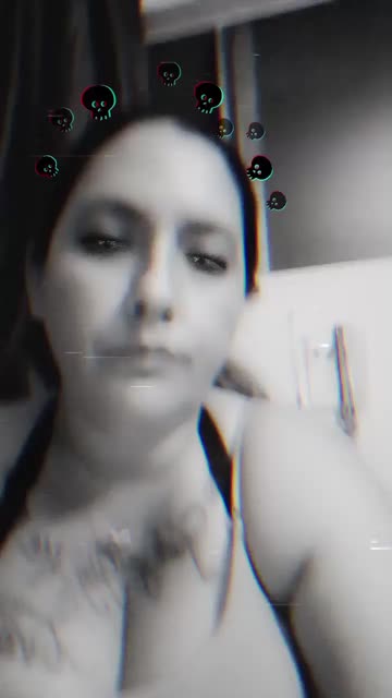 Preview for a Spotlight video that uses the Skull Mood Lens