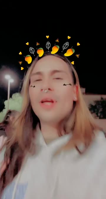 Preview for a Spotlight video that uses the Fruity Mood Lens