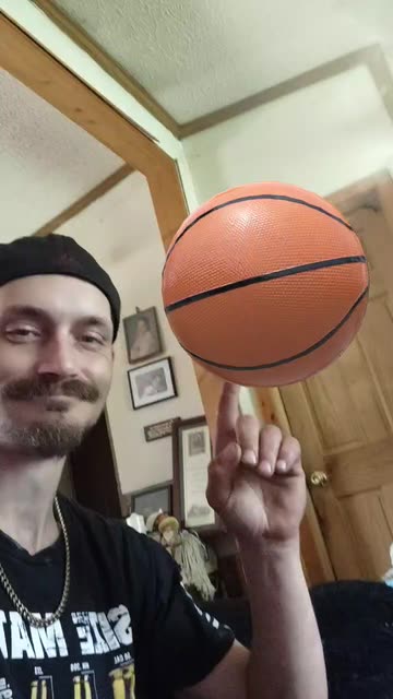 Preview for a Spotlight video that uses the Basketball Spinner Lens