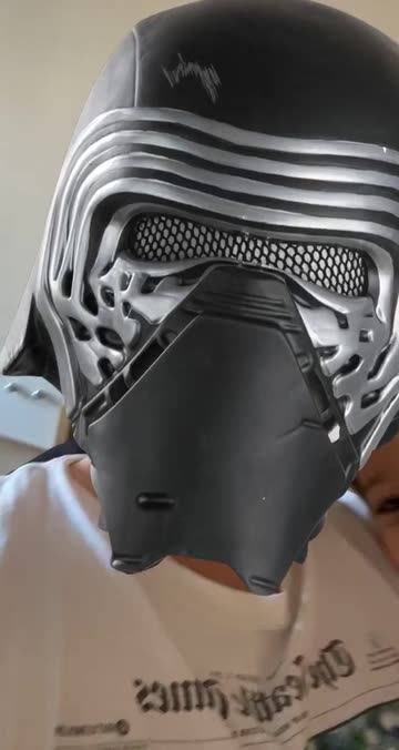 Preview for a Spotlight video that uses the Kylo Ren Lens
