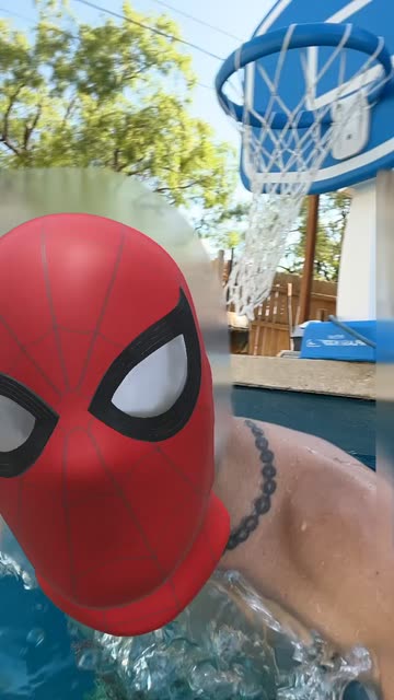 Preview for a Spotlight video that uses the SpiderMan Mask Lens