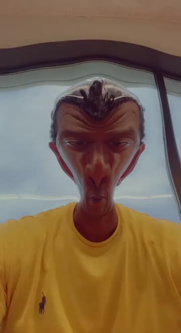 Preview for a Spotlight video that uses the Bulb Face Lens