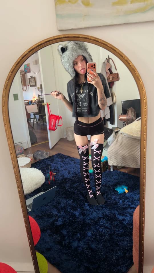 carlywrldxxx