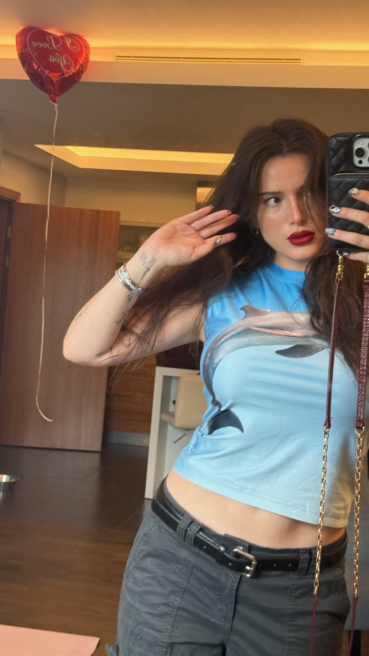 محتوى سناب شات لـ Bella Thorne