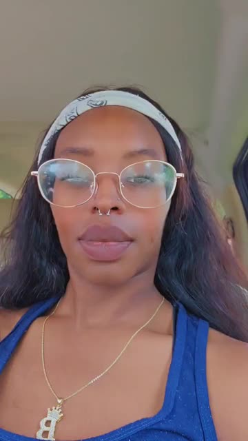 Preview for a Spotlight video that uses the Meralllll Lens