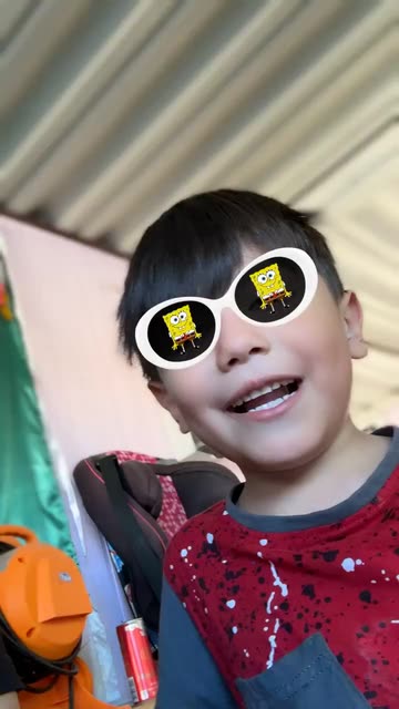 Preview for a Spotlight video that uses the spongebob glasses Lens
