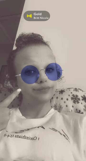 Preview for a Spotlight video that uses the Multicolor Glasses Lens