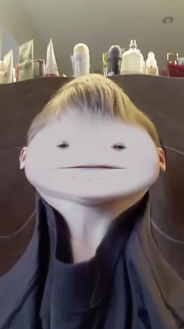 Preview for a Spotlight video that uses the stretched face Lens