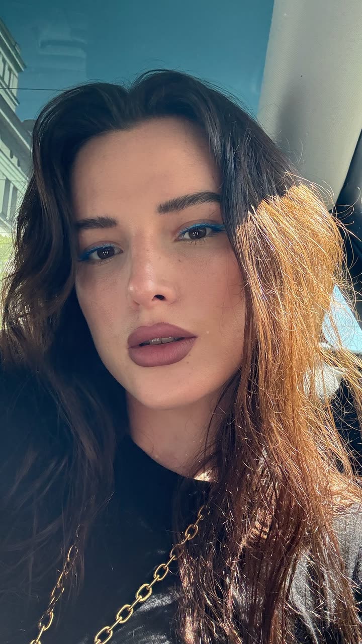 محتوى سناب شات لـ Bella Thorne