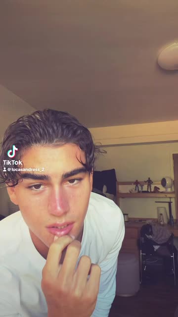 lucasandress_2