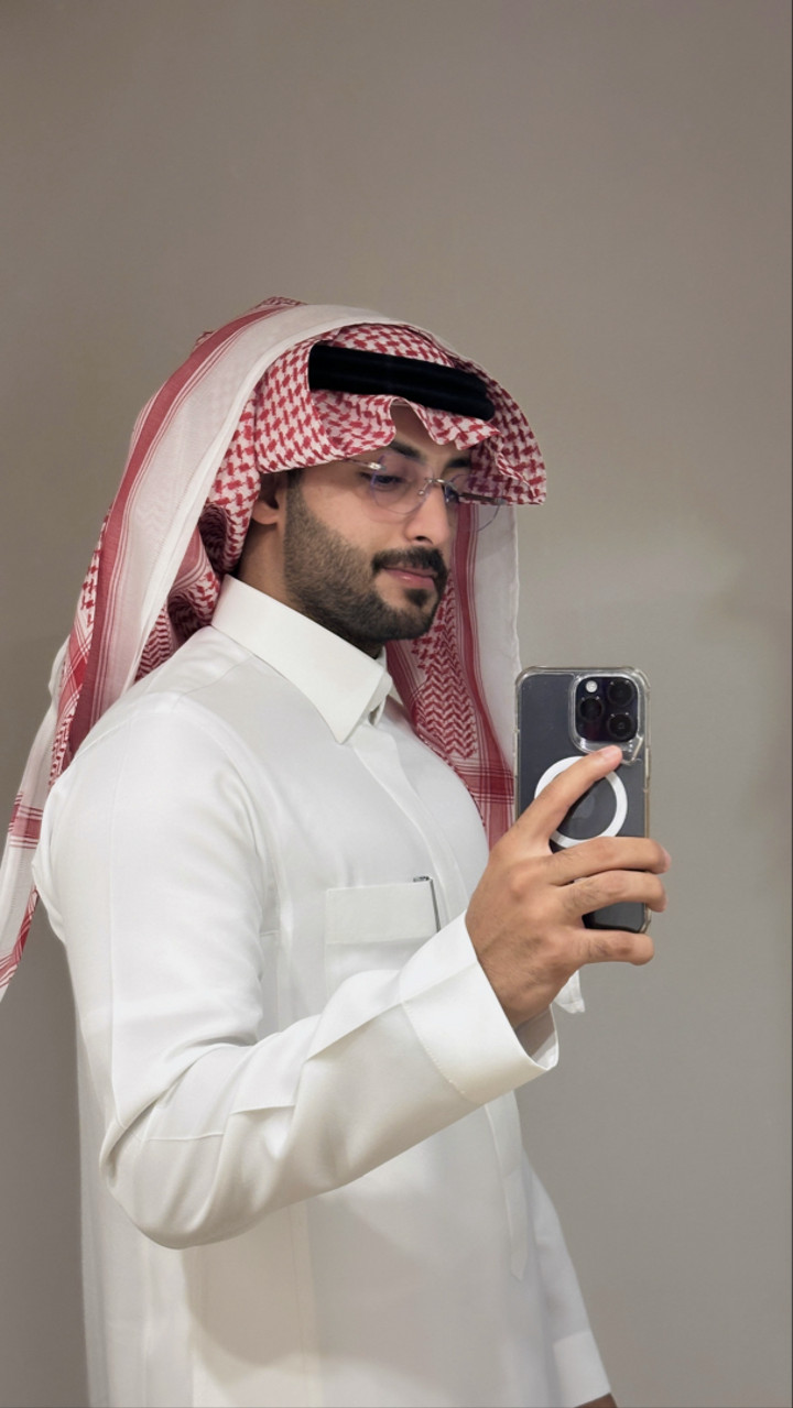 محتوى سناب شات لـ Talal. Q