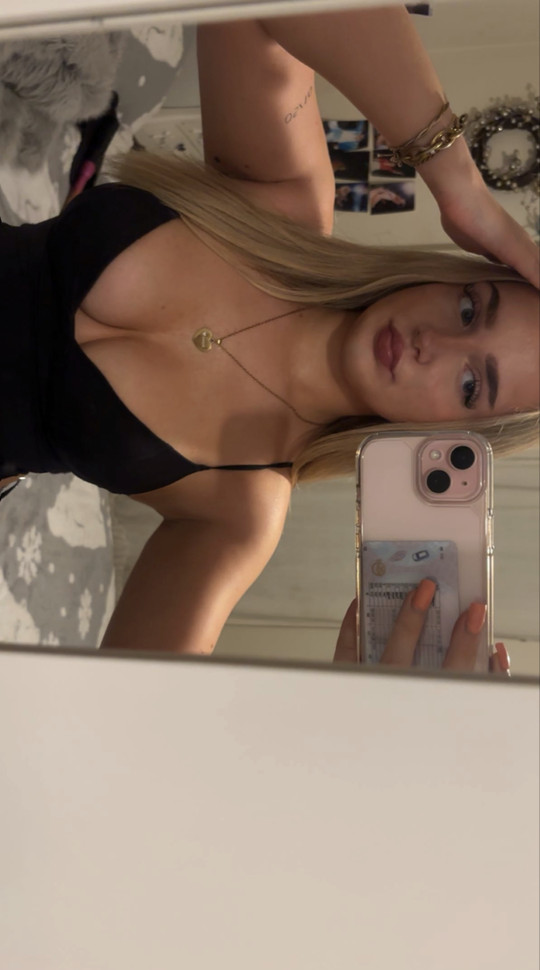 ariannanewoxo