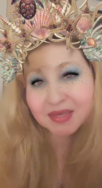 Preview for a Spotlight video that uses the Mermaid Queen Lens