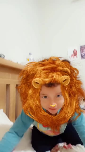Preview for a Spotlight video that uses the Hairy Lion Lens