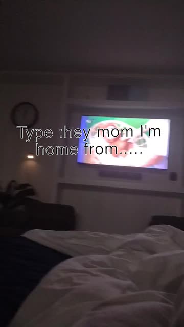 Type :hey mom I'm home from..... | SnapchatのSpotlight