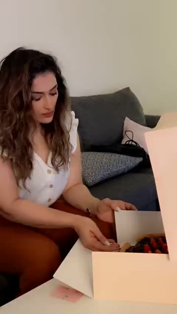 Preview for a Spotlight video that uses the Snow White Lens