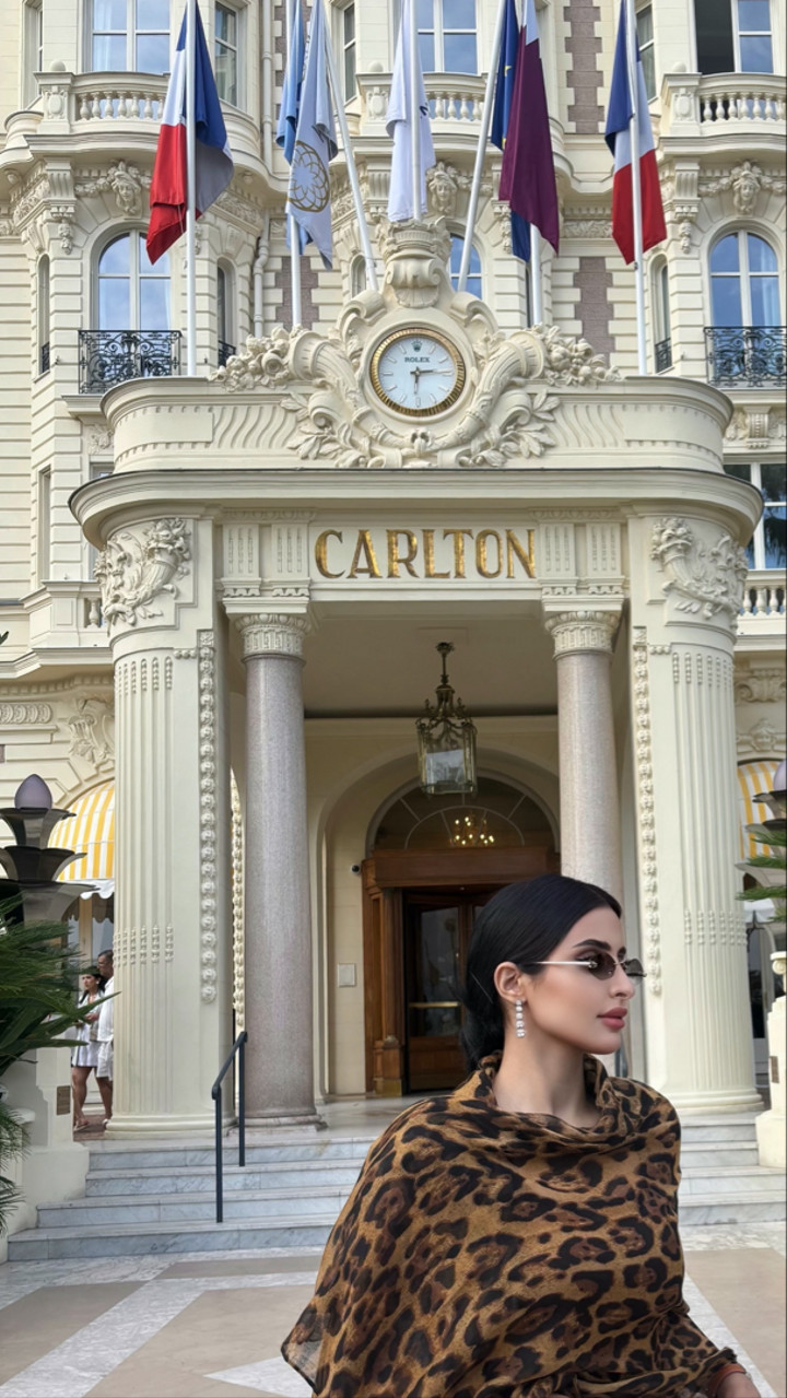 محتوى سناب شات لـ الجوهرة السبيعي في باريس 🇫🇷?