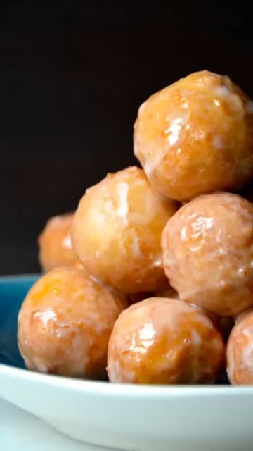 Preview for a Spotlight video that uses the donut bites Lens