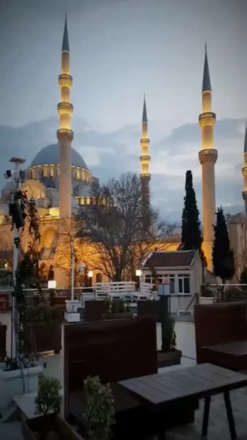 Preview for a Spotlight video that uses the allah Lens