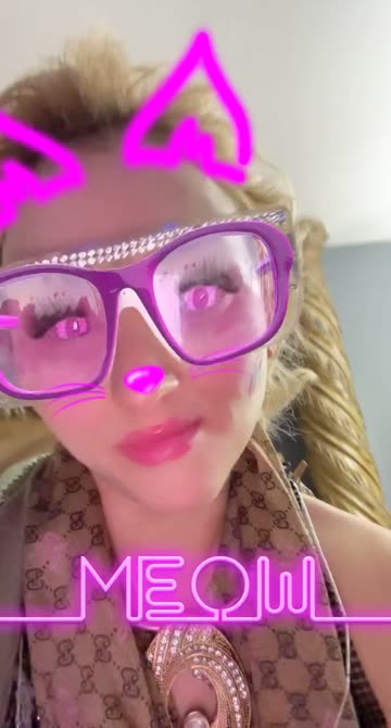 Preview for a Spotlight video that uses the Neon Meow Lens