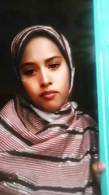 Preview for a Spotlight video that uses the Girl Lens