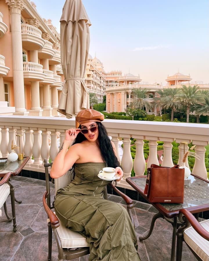 محتوى سناب شات لـ carole atieh