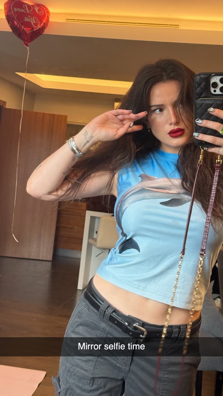 محتوى سناب شات لـ Bella Thorne