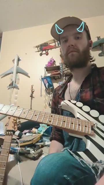 Preview for a Spotlight video that uses the blue devil horns 1 Lens