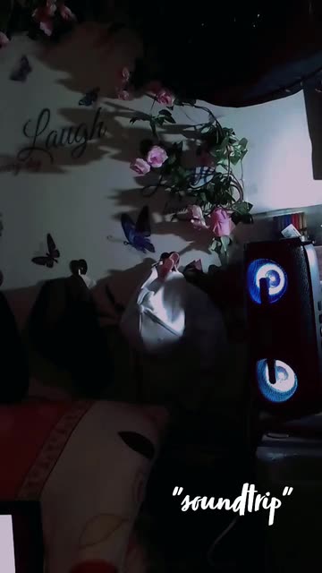 Preview for a Spotlight video that uses the simple dark Lens