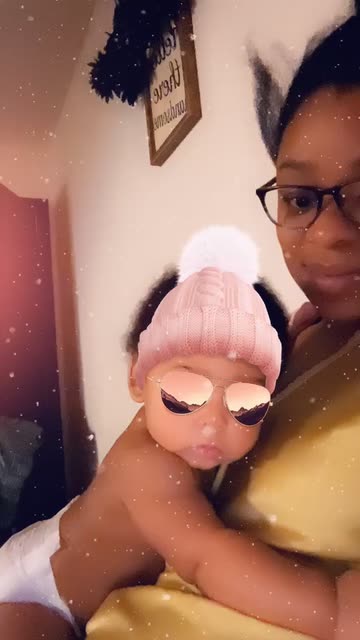 Preview for a Spotlight video that uses the Knitted Hat Lens