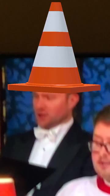 Preview for a Spotlight video that uses the Cone hat Lens