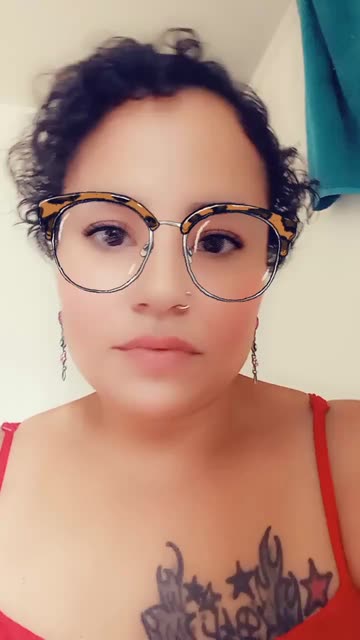 Preview for a Spotlight video that uses the Leopard glasses Lens