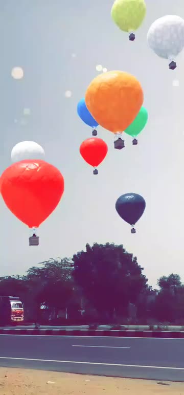 Preview for a Spotlight video that uses the Hot Air Balloons Lens