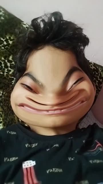 Preview for a Spotlight video that uses the SMILE FACE Lens