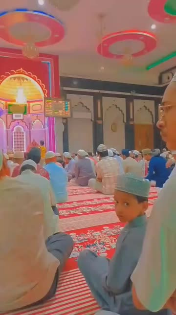 Preview for a Spotlight video that uses the India Kid Lens