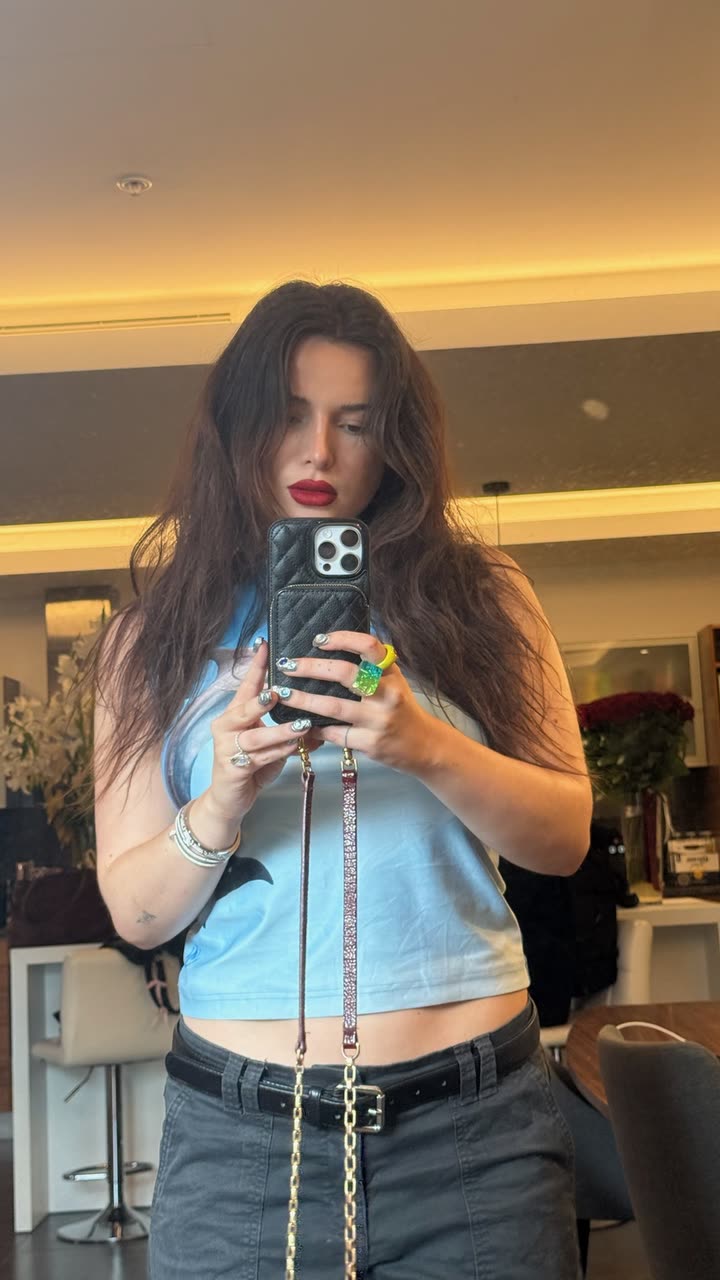 محتوى سناب شات لـ Bella Thorne