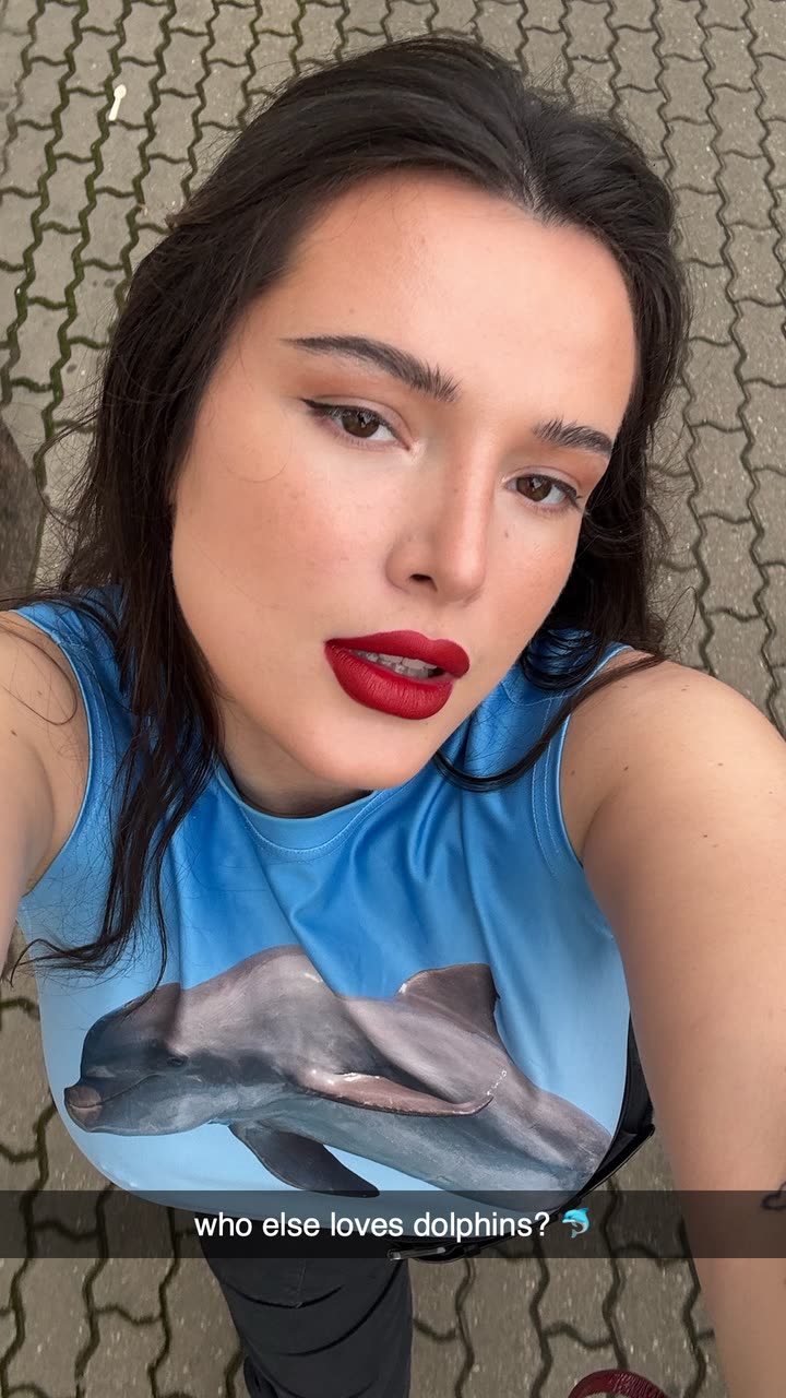محتوى سناب شات لـ Bella Thorne